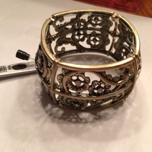 NWT Guess antique gold rhinestone stretch bracelet